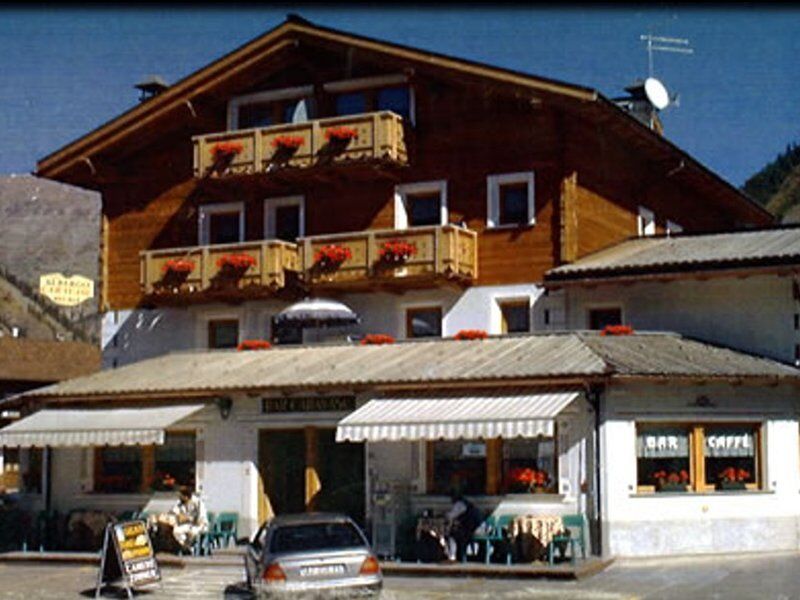 Albergo Caravasc Livigno Buitenkant foto